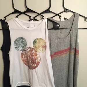 BUNDLE!! 4 tank tops good condition